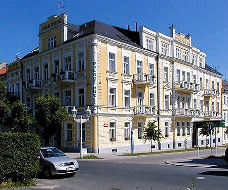 Badenia Hotel Praha ฟรันทิชโกวี ลาซเน ภายนอก รูปภาพ