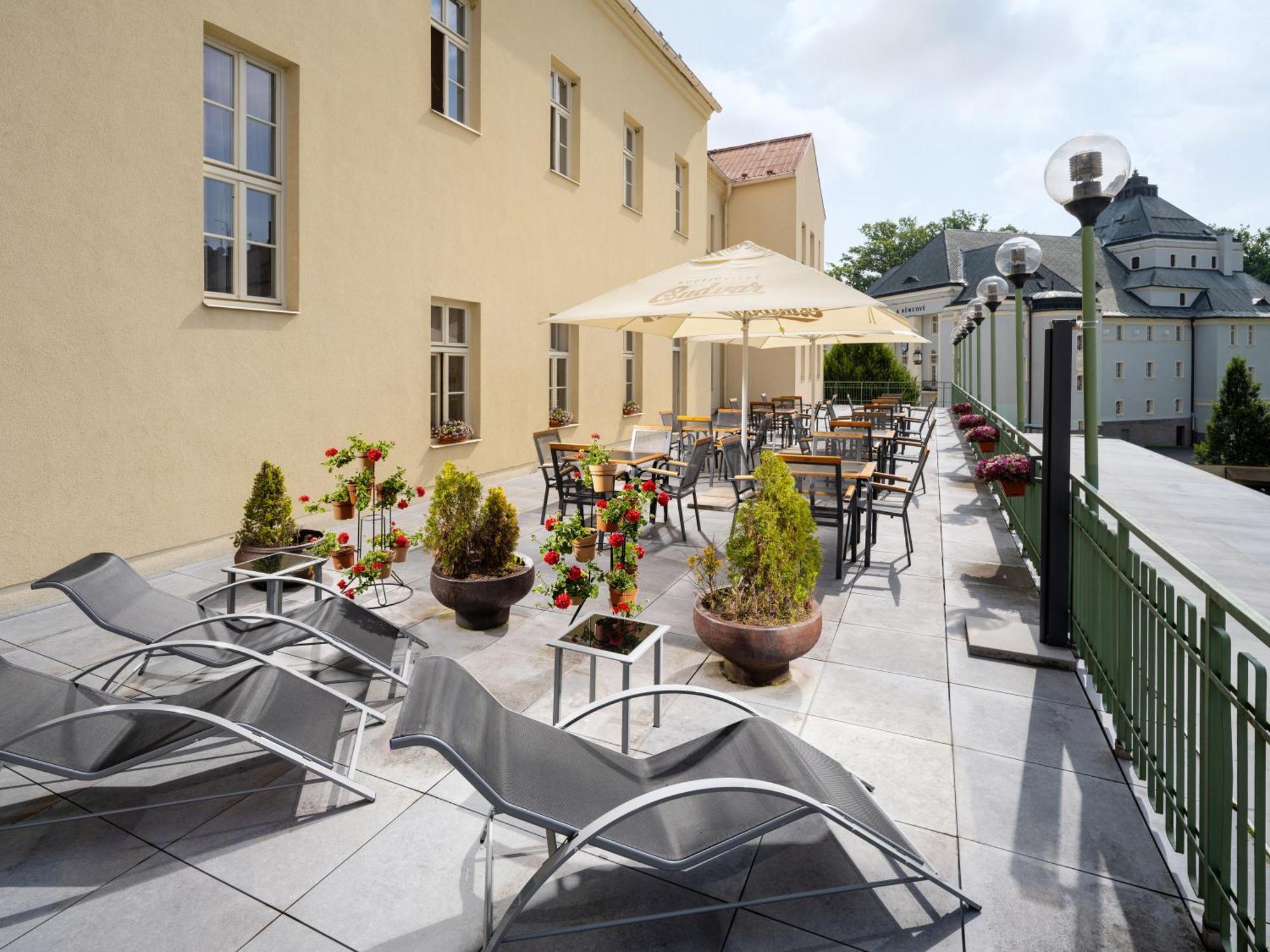 Badenia Hotel Praha ฟรันทิชโกวี ลาซเน ภายนอก รูปภาพ