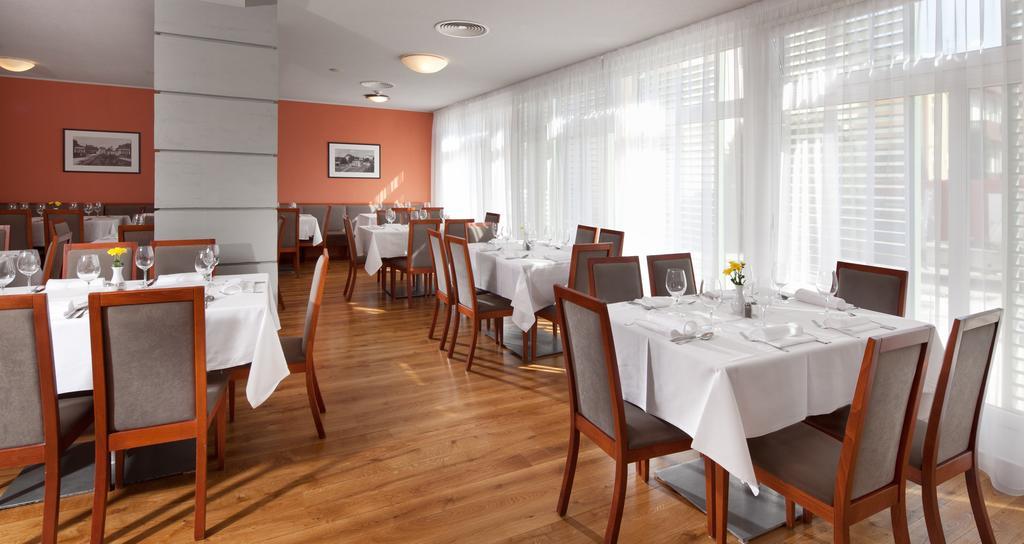 Badenia Hotel Praha ฟรันทิชโกวี ลาซเน ภายนอก รูปภาพ