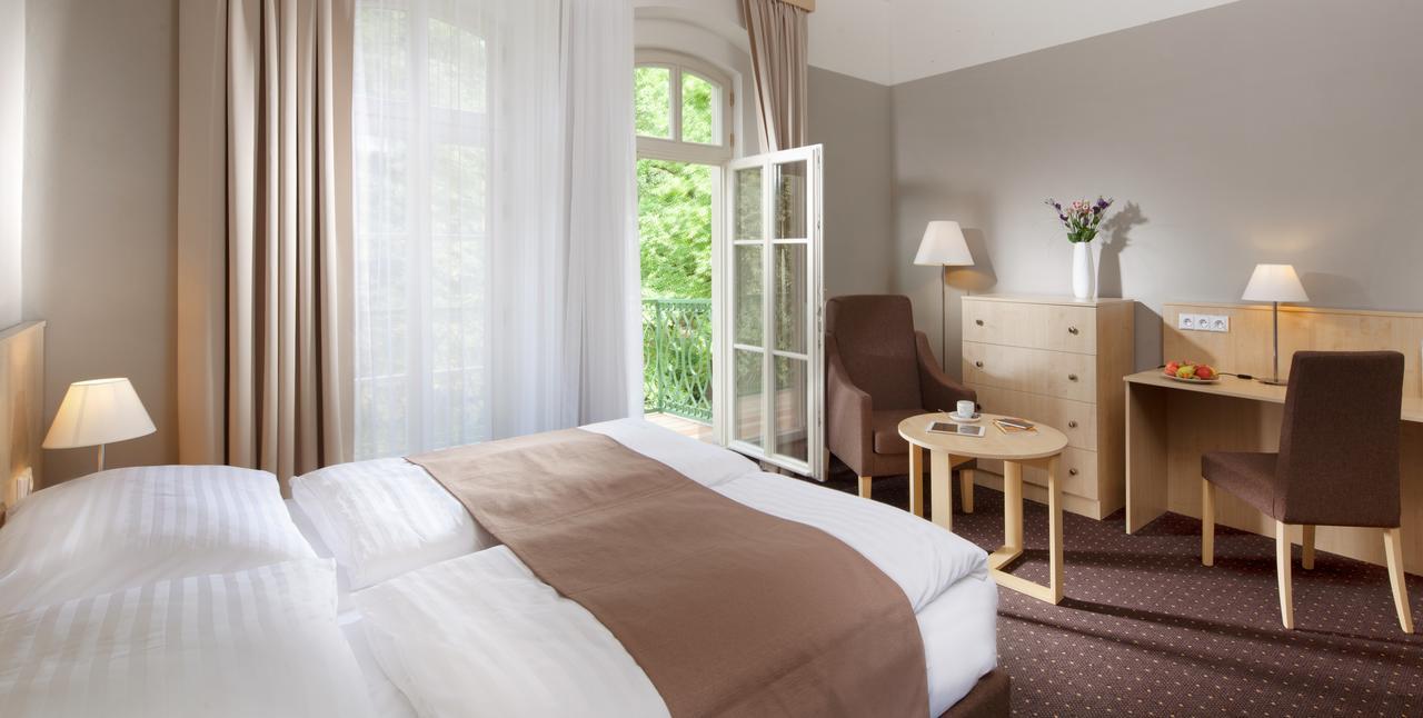 Badenia Hotel Praha ฟรันทิชโกวี ลาซเน ภายนอก รูปภาพ