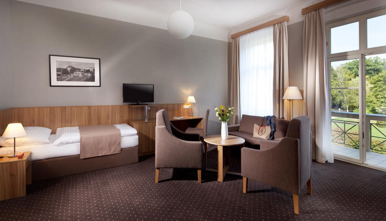 Badenia Hotel Praha ฟรันทิชโกวี ลาซเน ภายนอก รูปภาพ