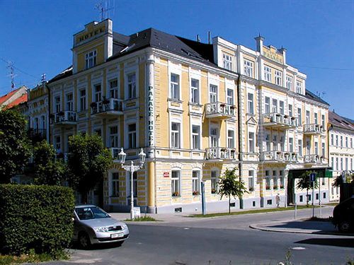 Badenia Hotel Praha ฟรันทิชโกวี ลาซเน ภายนอก รูปภาพ